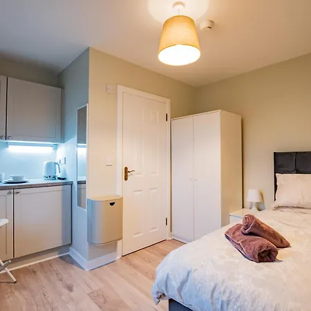 Flexistays - Private En-suite - Apart Otel 3*